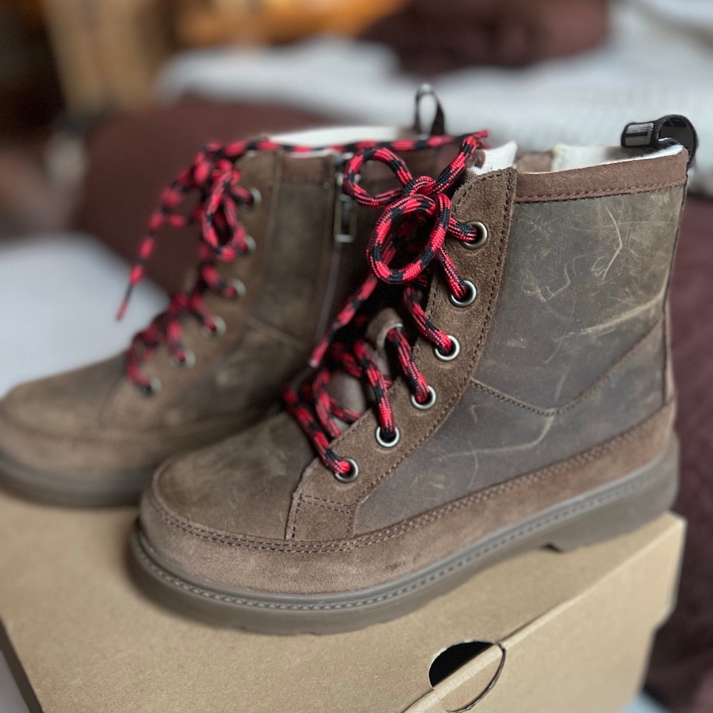UGG Kids' Robley Waterproof Boot In Walnut
